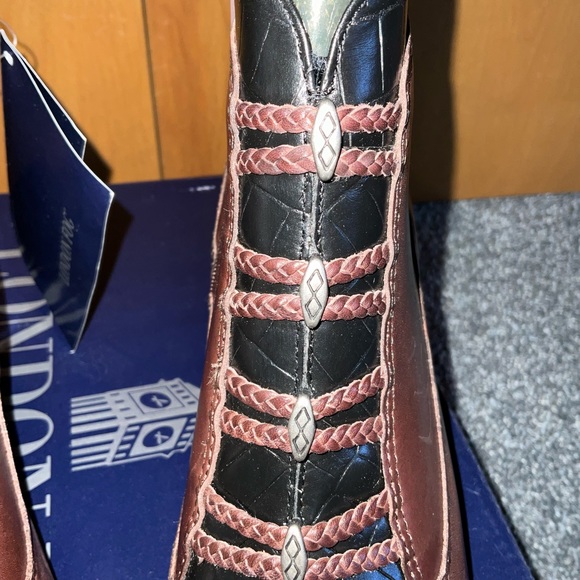 London Fog Leather Zip Up Ankle Boots - Picture 8 of 9